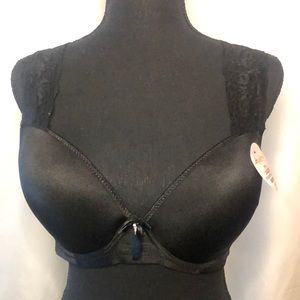 ANGELINA black padded bra with soft underwire. Size 34 DD.